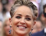 Sharon Stone: 'Negli anni '80 un boss della Sony mi mise il pene davanti alla faccia'