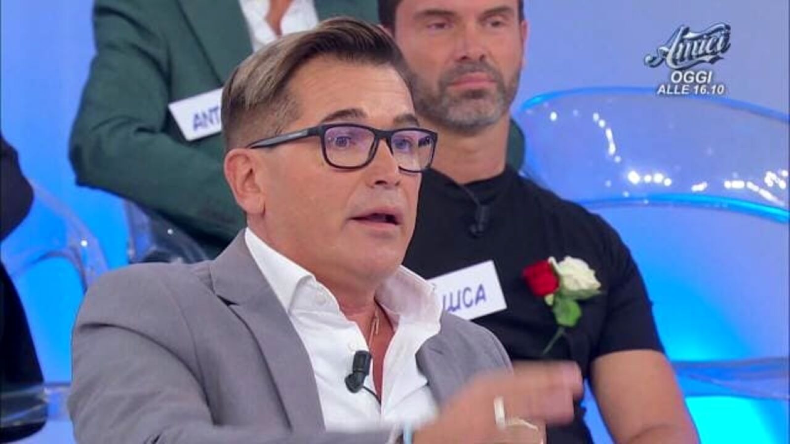 Uomini e Donne: Maria De Filippi non sopporta più Maurizio ed Elena, la sfuriata di oggi (VIDEO)