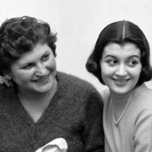 Codice Carla: Carla Fracci e sua madre in una foto