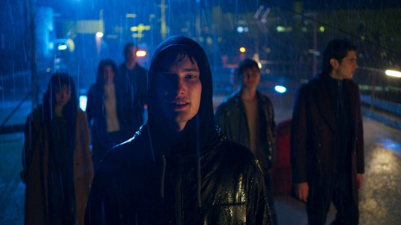 Noi siamo leggenda: Nicolas Maupas, Sofya Gershevich e Milo Roussel raccontano la serie e i loro personaggi