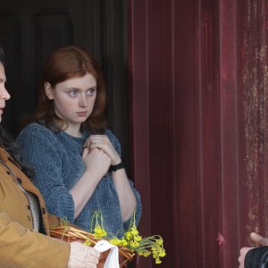 Home Education - Le regole del male: Julia Ormond, Lydia Page e Rocco Fasano in una scena del film