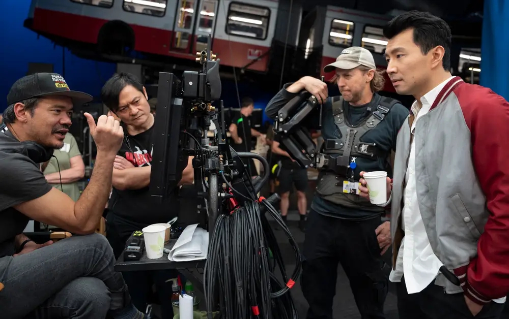 Marvel: Destin Daniel Cretton abbandona la regia di Avengers 5 per concentrarsi su Shang-Chi 2 e Wonder Man