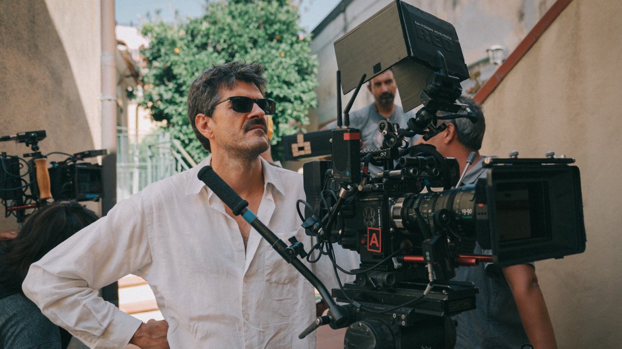 I Delitti del Barlume 11, le risate sul set e la filosofia di Roan Johnson