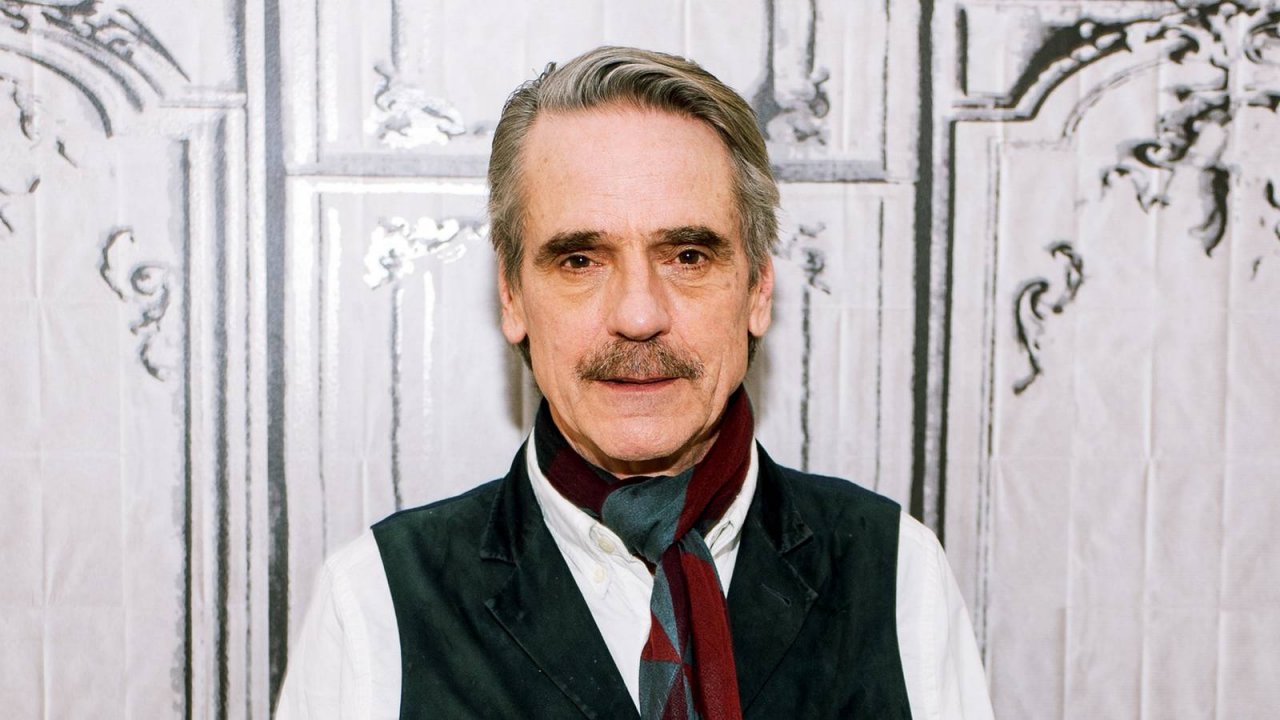 Il conte di Montecristo: Jeremy Irons si unisce al cast della serie diretta da Bille August