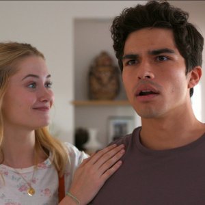 See You on Venus - Ci vediamo su Venere: Virginia Gardner, Alex Aiono in una scena del film