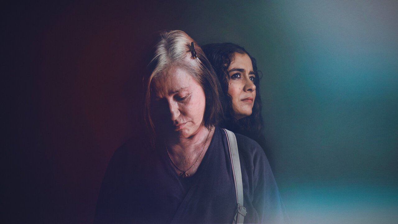 Elena lo sa, la recensione: un livido dramma in cui l'indagine è un pretesto