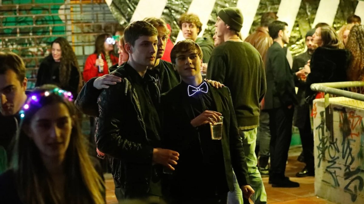 Noi siamo leggenda da stasera su Rai 2 la trama, il cast, da quante puntate è composta la serie tv