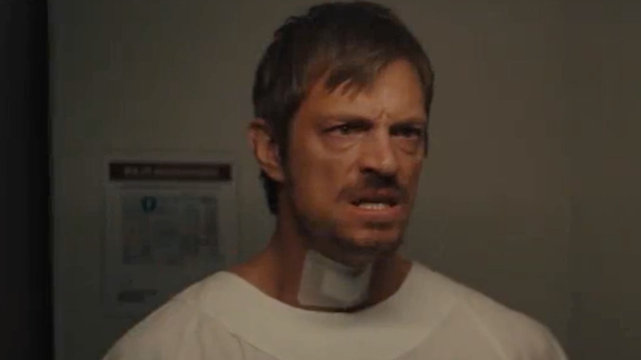 Silent Night: Joel Kinnaman ha provato a non parlare per due mesi durante le riprese del film di John Woo