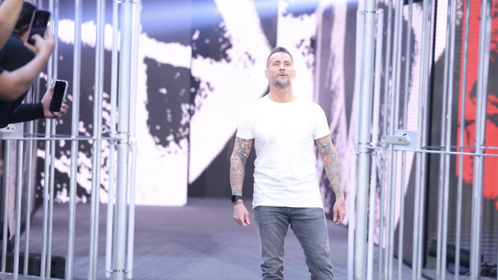 Survivor Series WarGames: CM Punk torna in WWE, tripudio a Chicago