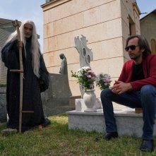 Il paese del melodramma: Luca Magri e Luc Merenda in una scena del film