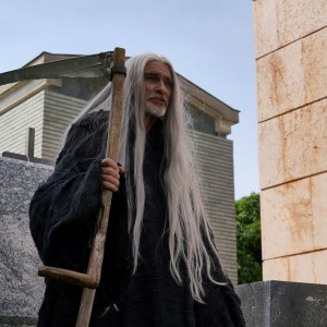 Il paese del melodramma: Luc Merenda in una scena del film