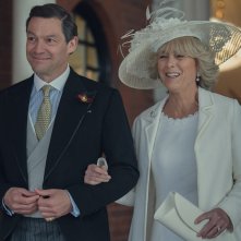 The Crown: una foto di una scena con protagonisti Carlo e Camilla