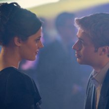 The Crown: Meg Bellamy ed Ed McVey in una foto della serie