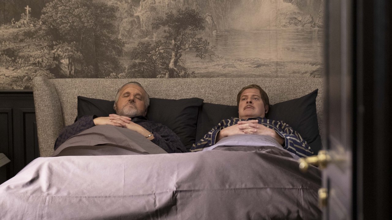 Gigolò per caso: Pietro Sermonti e Christian De Sica nel trailer della serie comica Prime Video