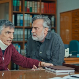 La guerra dei nonni: Vincenzo Salemme e Max Tortora in una scena del film
