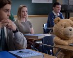 Ted: la serie prequel mostrerà l'irriverente orsetto al liceo, ecco il trailer