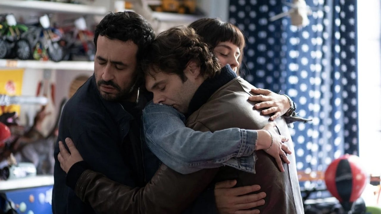 Un anno difficile, la recensione: l'ironia di cadere, la difficoltà di rialzarsi