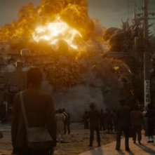 Godzilla Minus One: un'esplosione in città