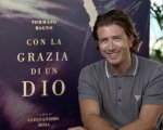 Con la grazia di un dio: Alessandro Roia e il richiamo irresistibile della regia