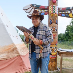 La chiocciola: Enzo Decaro in una foto