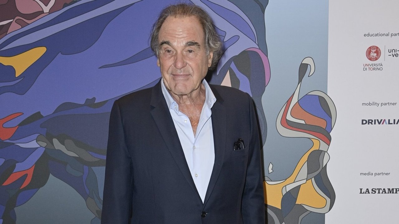 Oliver Stone: 'Sulla morte di JFK e l'Ucraina ci hanno detto un sacco di bugie'