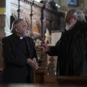 Improvvisamente a Natale mi sposo: Diego Abatantuono e Nino Frassica in una scena del film