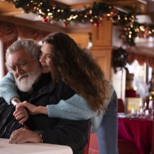 Improvvisamente a Natale mi sposo: Diego Abatantuono e Carol Alt in una tenera scena