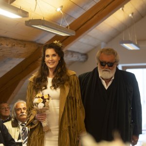 Improvvisamente a Natale mi sposo: Diego Abatantuono e Carol Alt in una scena del film