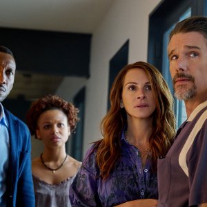 Il mondo dietro di te: Julia Roberts, Ethan Hawke, Mahershala Ali e Myha’la in una foto