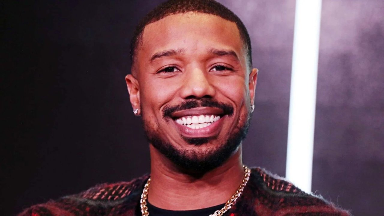 Michael B. Jordan illeso dopo un incidente in Ferrari in un parcheggio di Hollywood