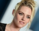 Kristen Stewart nelle prime foto del thriller Love Lies Bleeding e della love story Love Me