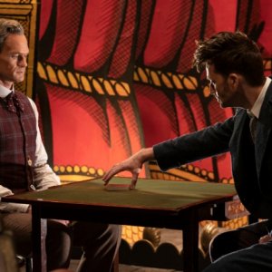 Doctor Who: Neil Patrick Harris e David Tennant in The Giggle