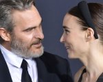 Joaquin Phoenix e Rooney Mara vi pagheranno per guardare un documentario sull'agricoltura intensiva