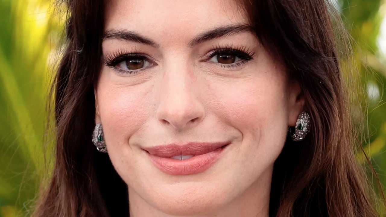 Barbie, Anne Hathaway: 'Per fortuna il film che avrei dovuto interpretare io non è stato fatto'