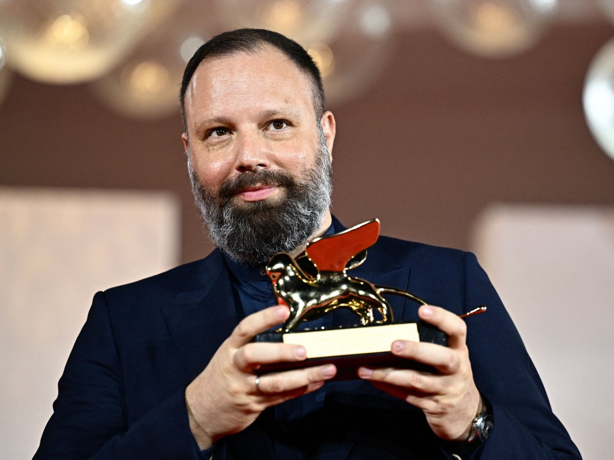 Yorgos Lanthimos annuncia una pausa dal cinema dopo Bugonia: “Ho bisogno di fermarmi” Yorgos Lanthimos annuncia una pausa dal cinema dopo Bugonia: “Ho bisogno di fermarmi”