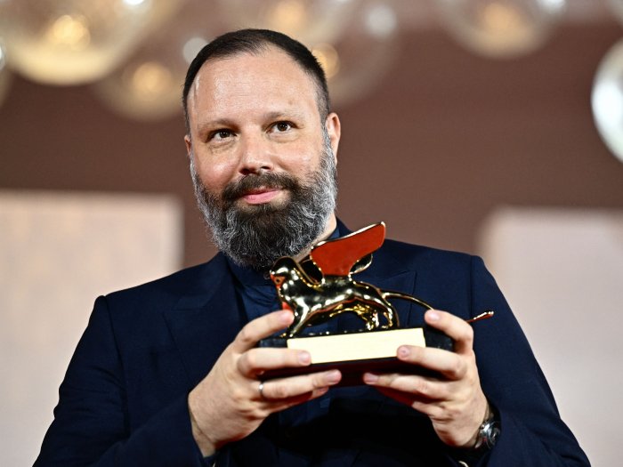 Yorgos Lanthimos annuncia una pausa dal cinema dopo Bugonia: “Ho bisogno di fermarmi”