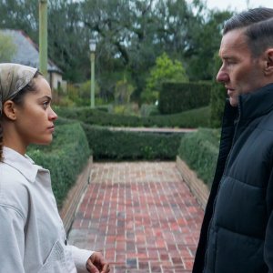 Il maestro giardiniere:  Joel Edgerton, Quintessa Swindell in un'immagine