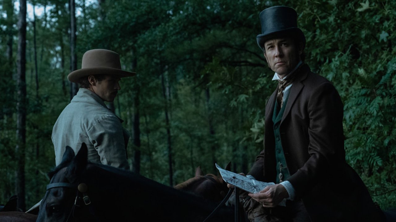 Manhunt: le prime immagini della nuova serie limitata interpretata da Tobias Menzies (FOTO)