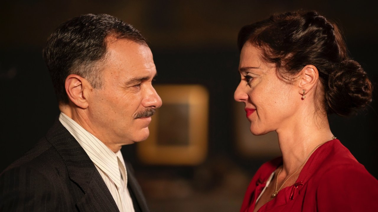 Napoli Milionaria! torna in tv: Massimiliano Gallo, Vanessa Scalera e l'attualità di De Filippo