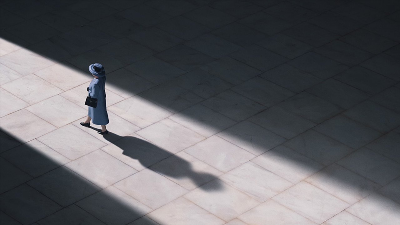 The Crown 6, la recensione del finale di serie: il peso della Corona