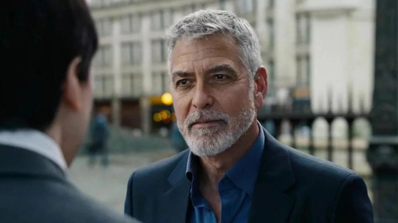 George Clooney scherza sul suo ritorno come Batman: 'Non circolano abbastanza droghe nel mondo'