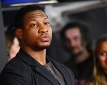 Jonathan Majors è stato considerato colpevole di molestie e aggressione