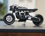 The Batman: il set LEGO Technic della batcycle dal film di Matt Reeves è in offerta su Amazon