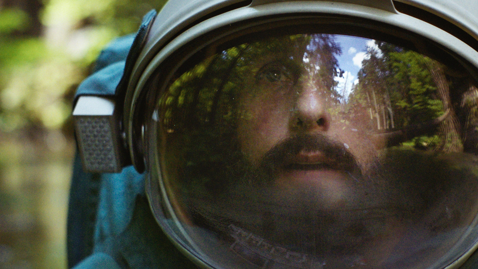 Spaceman: Adam Sandler su un pianeta sconosciuto nel primo teaser trailer del film Netflix