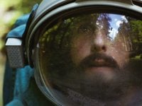 Spaceman: Adam Sandler su un pianeta sconosciuto nel primo teaser trailer del film Netflix