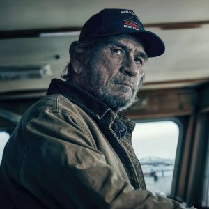 Finestkind: Tommy Lee Jones in una scena del film
