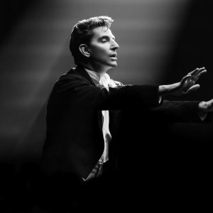 Maestro: Bradley Cooper nei panni di Leonard Bernstein