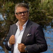 Succede anche nelle migliori famiglie: Dino Abbrescia in una scena del film