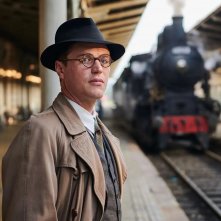 One Life: Johnny Flynn in una scena del film