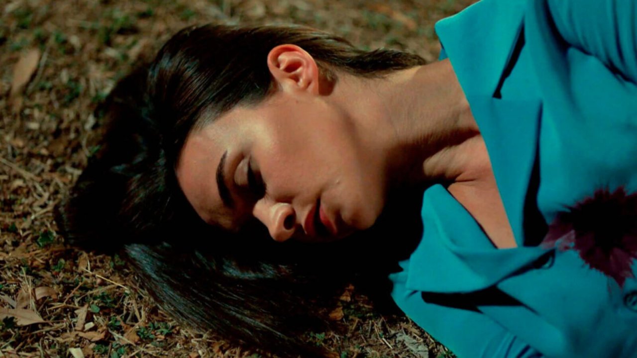 Terra Amara anticipazioni 24 dicembre: Zuleyha spara ad Umit, Cumali rapisce Adnan